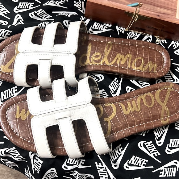 Sam Edelman white sandals size 8.5 Bought last year - Picture 2 of 4